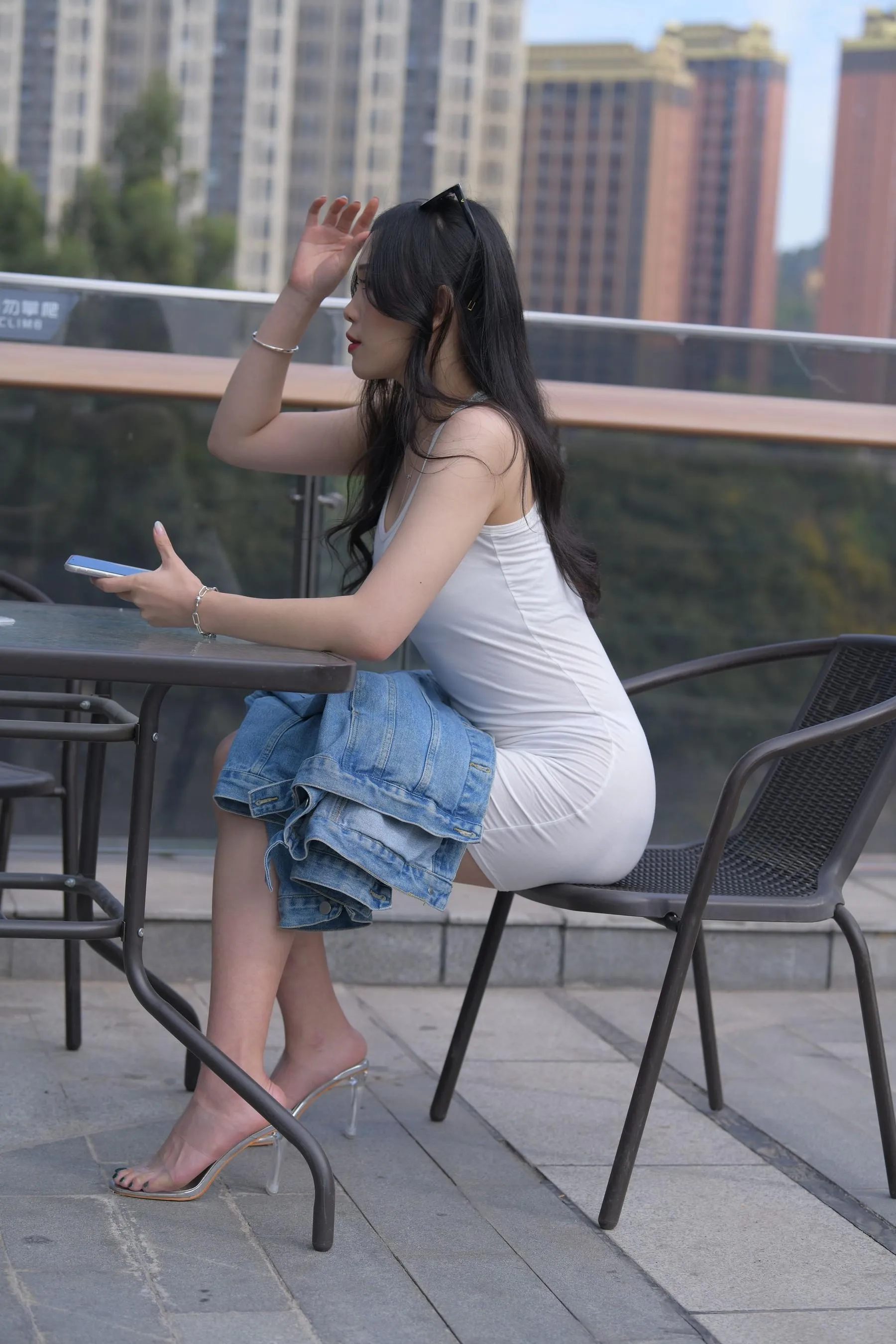 [魔镜街拍] NO.014 超性感白色包臀裙美女 [490P]插图3